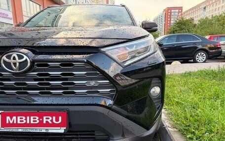 Toyota RAV4, 2020 год, 3 100 000 рублей, 11 фотография