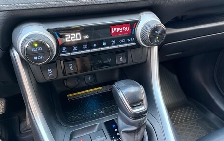 Toyota RAV4, 2020 год, 3 100 000 рублей, 22 фотография