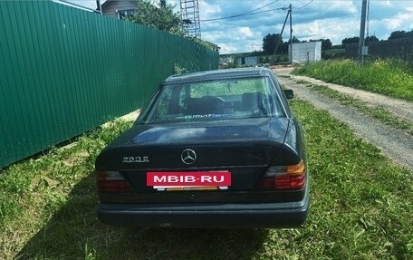 Mercedes-Benz W124, 1988 год, 330 000 рублей, 2 фотография