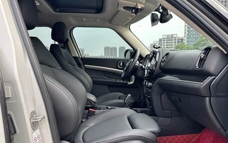 MINI Countryman II (F60), 2023 год, 2 750 000 рублей, 17 фотография