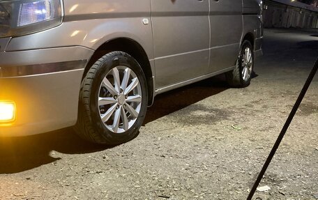 Nissan Serena II, 2002 год, 400 000 рублей, 1 фотография