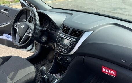 Hyundai Solaris II рестайлинг, 2012 год, 830 000 рублей, 19 фотография