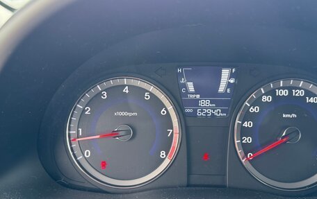 Hyundai Solaris II рестайлинг, 2012 год, 830 000 рублей, 23 фотография