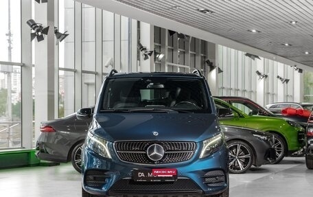 Mercedes-Benz V-Класс, 2022 год, 6 800 000 рублей, 2 фотография