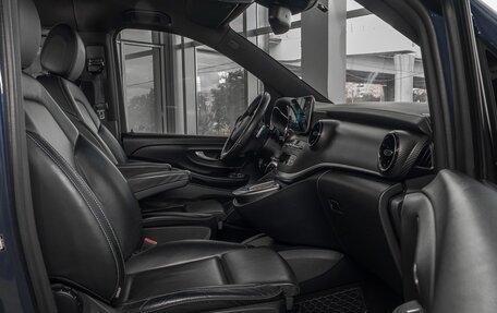 Mercedes-Benz V-Класс, 2022 год, 6 800 000 рублей, 26 фотография