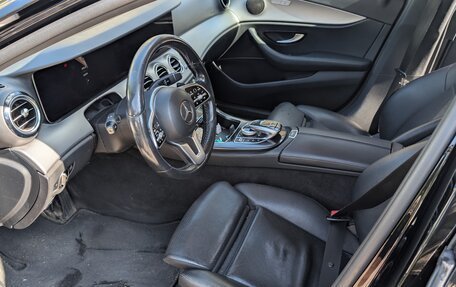 Mercedes-Benz E-Класс, 2019 год, 2 400 000 рублей, 6 фотография