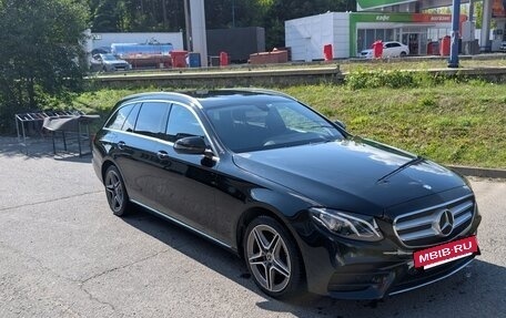 Mercedes-Benz E-Класс, 2019 год, 2 400 000 рублей, 3 фотография