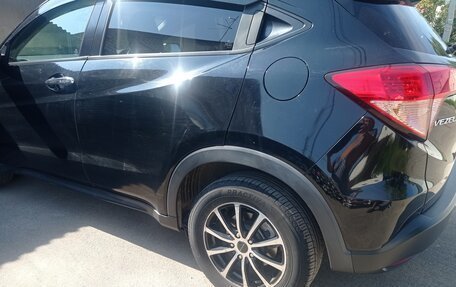 Honda Vezel, 2015 год, 1 690 000 рублей, 8 фотография