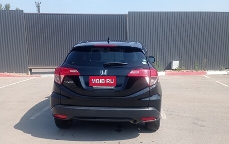 Honda Vezel, 2015 год, 1 690 000 рублей, 3 фотография