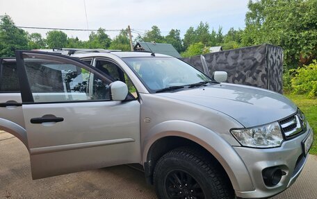 Mitsubishi Pajero Sport II рестайлинг, 2013 год, 1 750 000 рублей, 2 фотография