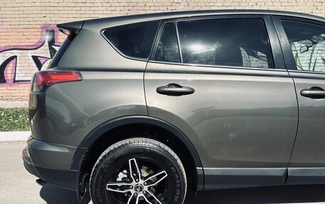 Toyota RAV4, 2016 год, 1 799 999 рублей, 11 фотография