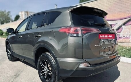Toyota RAV4, 2016 год, 1 799 999 рублей, 6 фотография
