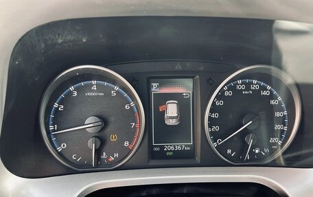 Toyota RAV4, 2016 год, 1 799 999 рублей, 21 фотография