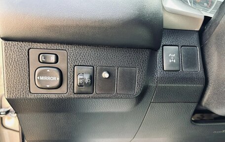 Toyota RAV4, 2016 год, 1 799 999 рублей, 18 фотография