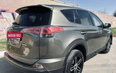 Toyota RAV4, 2016 год, 1 799 999 рублей, 9 фотография