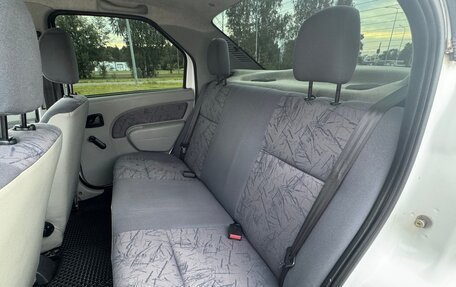 Renault Logan I, 2006 год, 240 000 рублей, 17 фотография
