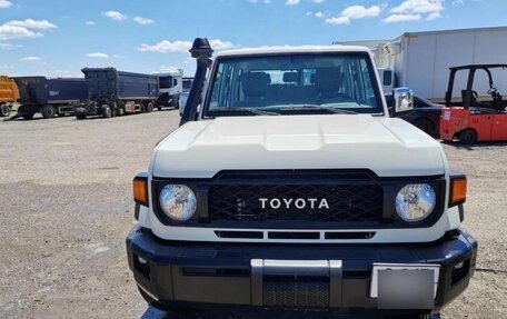 Toyota Land Cruiser 70, 2024 год, 9 890 000 рублей, 4 фотография