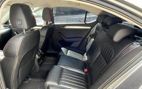 Skoda Superb III рестайлинг, 2019 год, 1 700 000 рублей, 6 фотография