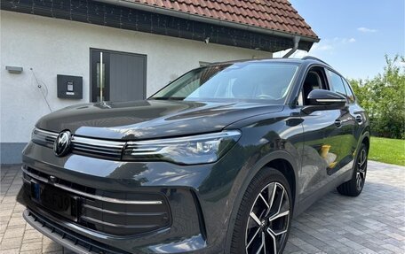 Volkswagen Tiguan II, 2025 год, 3 600 000 рублей, 1 фотография