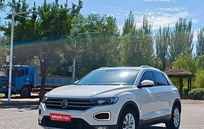Volkswagen T-Roc I, 2022 год, 1 649 999 рублей, 1 фотография