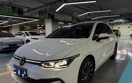 Volkswagen Golf VIII, 2024 год, 1 950 000 рублей, 1 фотография