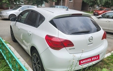 Opel Astra J, 2011 год, 580 000 рублей, 6 фотография