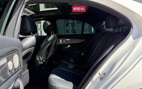 Mercedes-Benz E-Класс, 2021 год, 5 500 000 рублей, 8 фотография