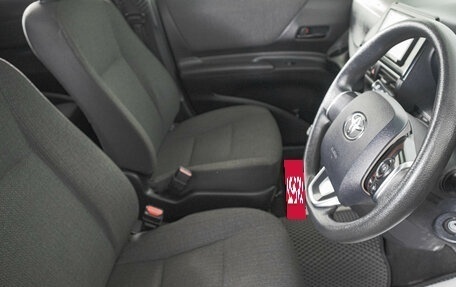 Toyota Sienta II, 2021 год, 1 349 000 рублей, 11 фотография