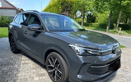Volkswagen Tiguan II, 2025 год, 3 600 000 рублей, 2 фотография