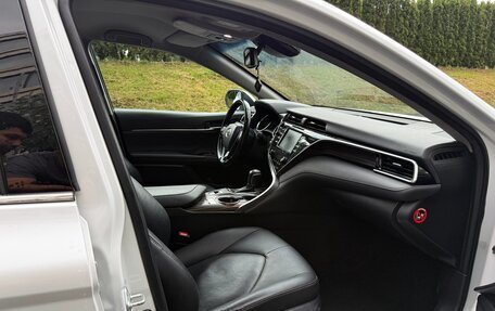 Toyota Camry, 2019 год, 2 650 000 рублей, 9 фотография