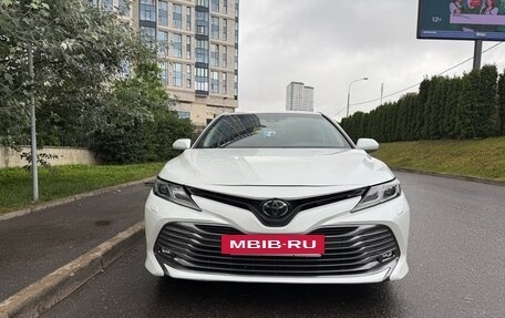 Toyota Camry, 2019 год, 2 650 000 рублей, 2 фотография