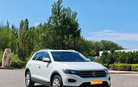 Volkswagen T-Roc I, 2022 год, 1 649 999 рублей, 3 фотография