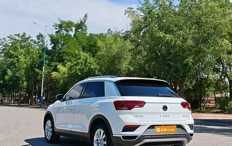 Volkswagen T-Roc I, 2022 год, 1 649 999 рублей, 6 фотография