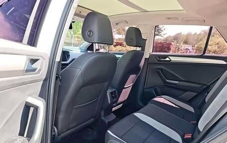 Volkswagen T-Roc I, 2022 год, 1 649 999 рублей, 9 фотография