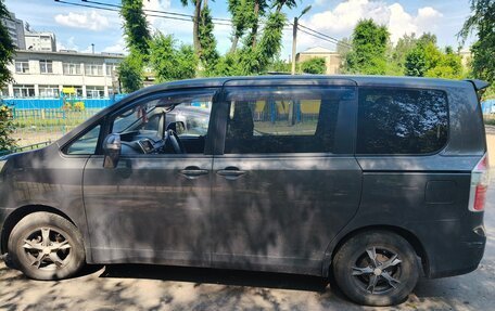 Toyota Noah III, 2008 год, 850 000 рублей, 2 фотография