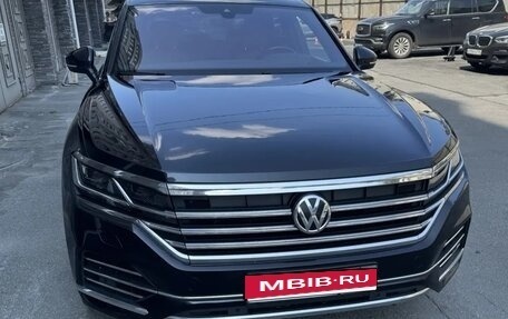 Volkswagen Touareg III, 2018 год, 4 290 000 рублей, 1 фотография