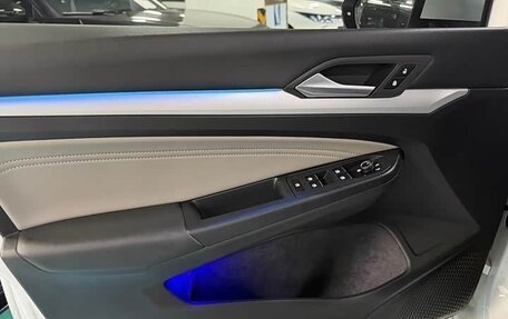 Volkswagen Golf VIII, 2024 год, 1 950 000 рублей, 7 фотография