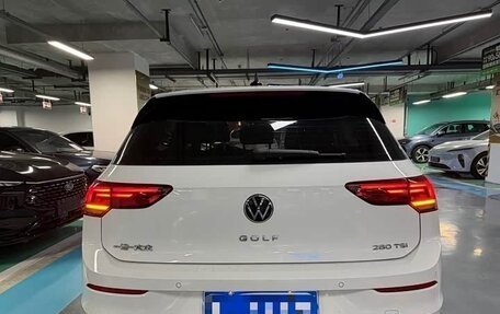 Volkswagen Golf VIII, 2024 год, 1 950 000 рублей, 5 фотография