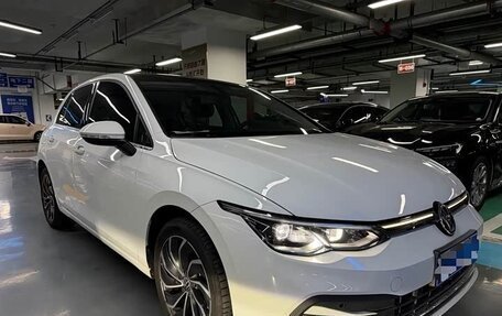 Volkswagen Golf VIII, 2024 год, 1 950 000 рублей, 3 фотография