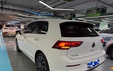 Volkswagen Golf VIII, 2024 год, 1 950 000 рублей, 6 фотография