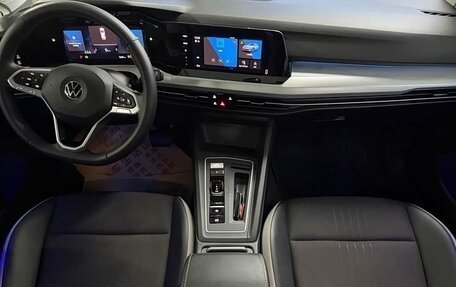 Volkswagen Golf VIII, 2024 год, 1 950 000 рублей, 13 фотография