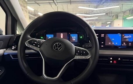 Volkswagen Golf VIII, 2024 год, 1 950 000 рублей, 12 фотография