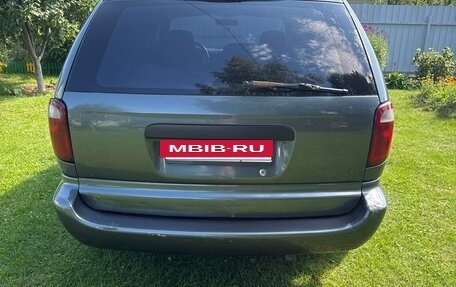 Chrysler Voyager IV, 2002 год, 350 000 рублей, 3 фотография