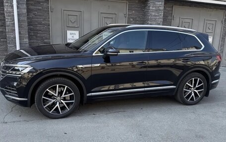 Volkswagen Touareg III, 2018 год, 4 290 000 рублей, 4 фотография