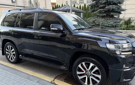 Toyota Land Cruiser 200, 2017 год, 5 710 000 рублей, 4 фотография