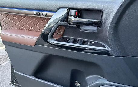 Toyota Land Cruiser 200, 2017 год, 5 710 000 рублей, 11 фотография