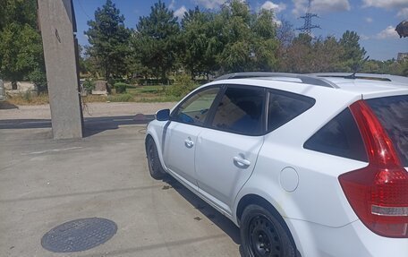 KIA cee'd I рестайлинг, 2010 год, 655 000 рублей, 2 фотография