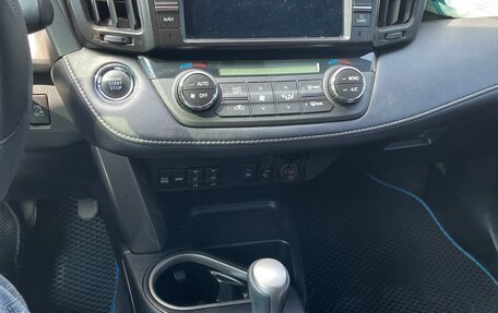 Toyota RAV4, 2019 год, 2 750 000 рублей, 5 фотография