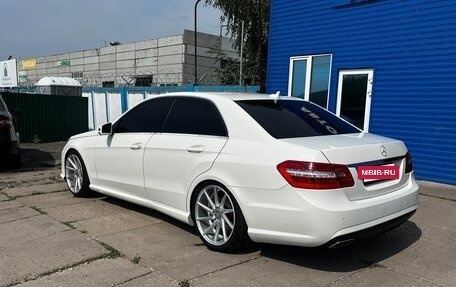Mercedes-Benz E-Класс, 2011 год, 1 395 000 рублей, 2 фотография