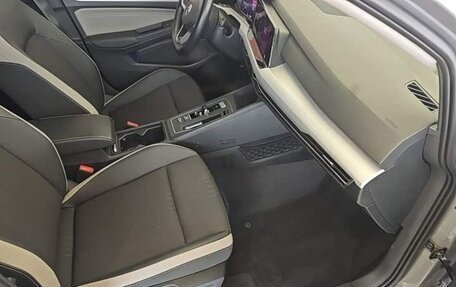 Volkswagen Golf VIII, 2023 год, 1 512 000 рублей, 24 фотография